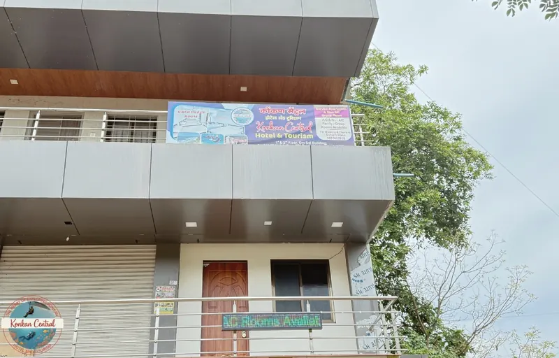 Om Sai Building on the Mumbai-Goa Highway in Kankavli, home of Konkan Central Family Rooms